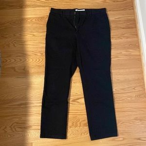 Amazon Essentials Men's Slim-Fit Wrinkle-Resistant Flat-Front Chino Pant Black